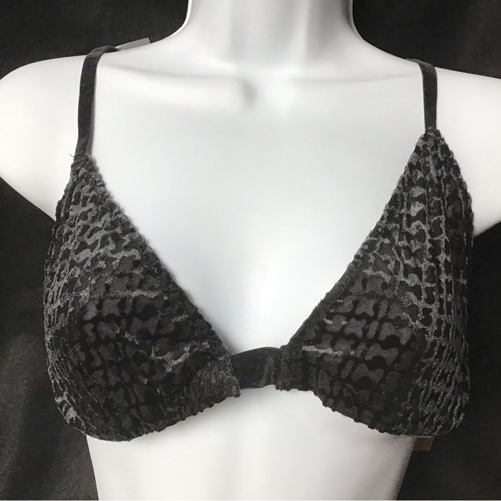 Skims NWT Soot Colored Triangle Bra Size 2X. (BR-TRI-1113)